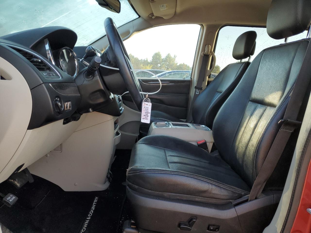 2015 Chrysler Town & Country Touring VIN: 2C4RC1BG1FR665096 Lot: 84211525