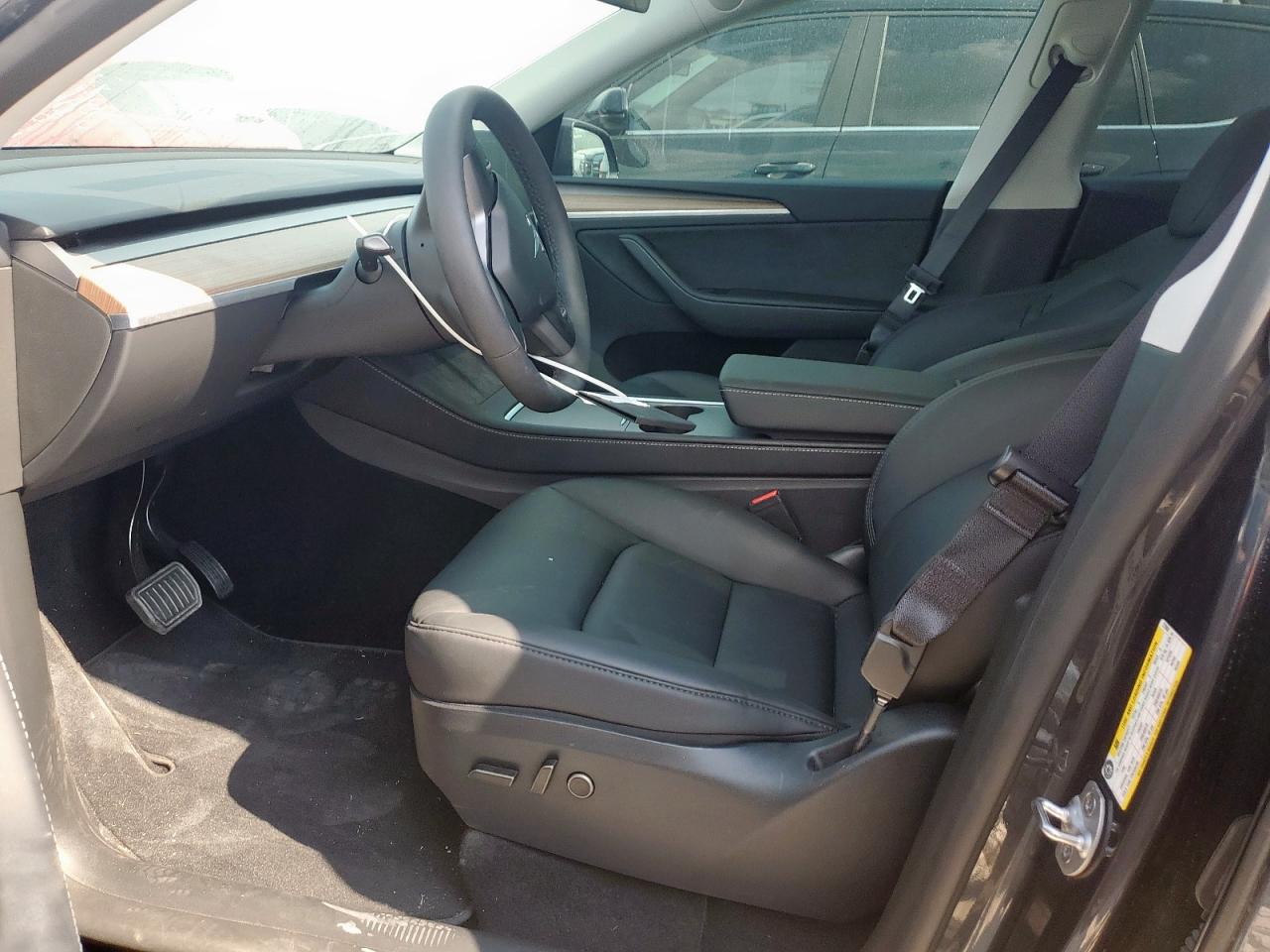 2024 Tesla Model Y VIN: 7SAYGDEE3RA272860 Lot: 70553955