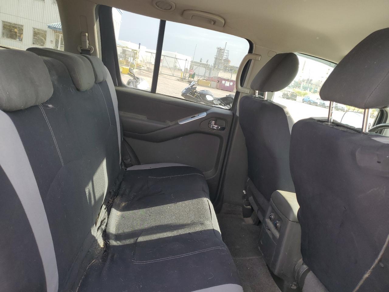 2010 Nissan Pathfinder S VIN: 5N1AR1NB0AC615315 Lot: 70885995