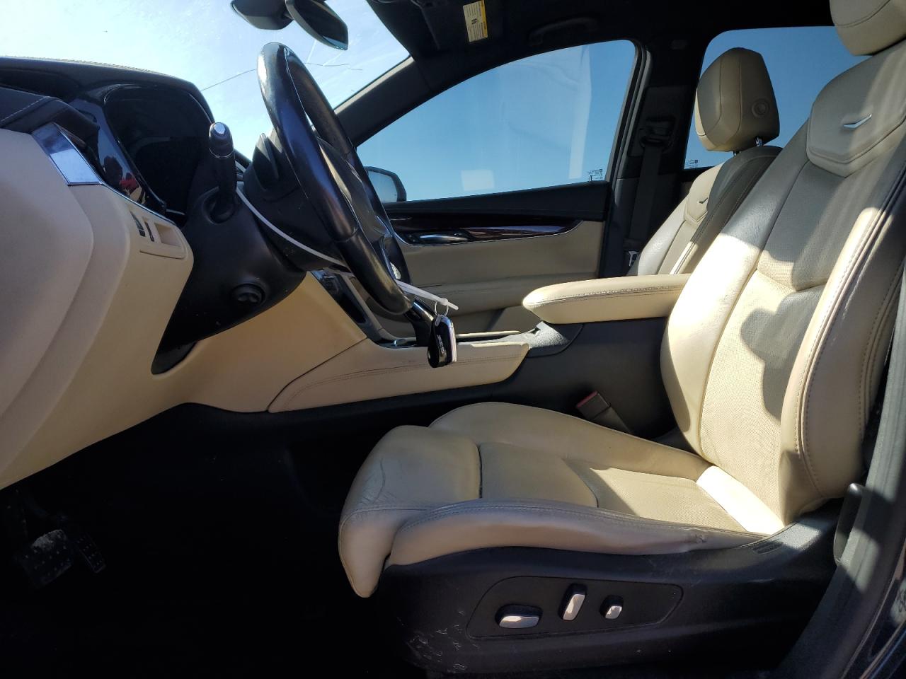 2017 Cadillac Xt5 Premium Luxury VIN: 1GYKNERS5HZ197065 Lot: 84273155