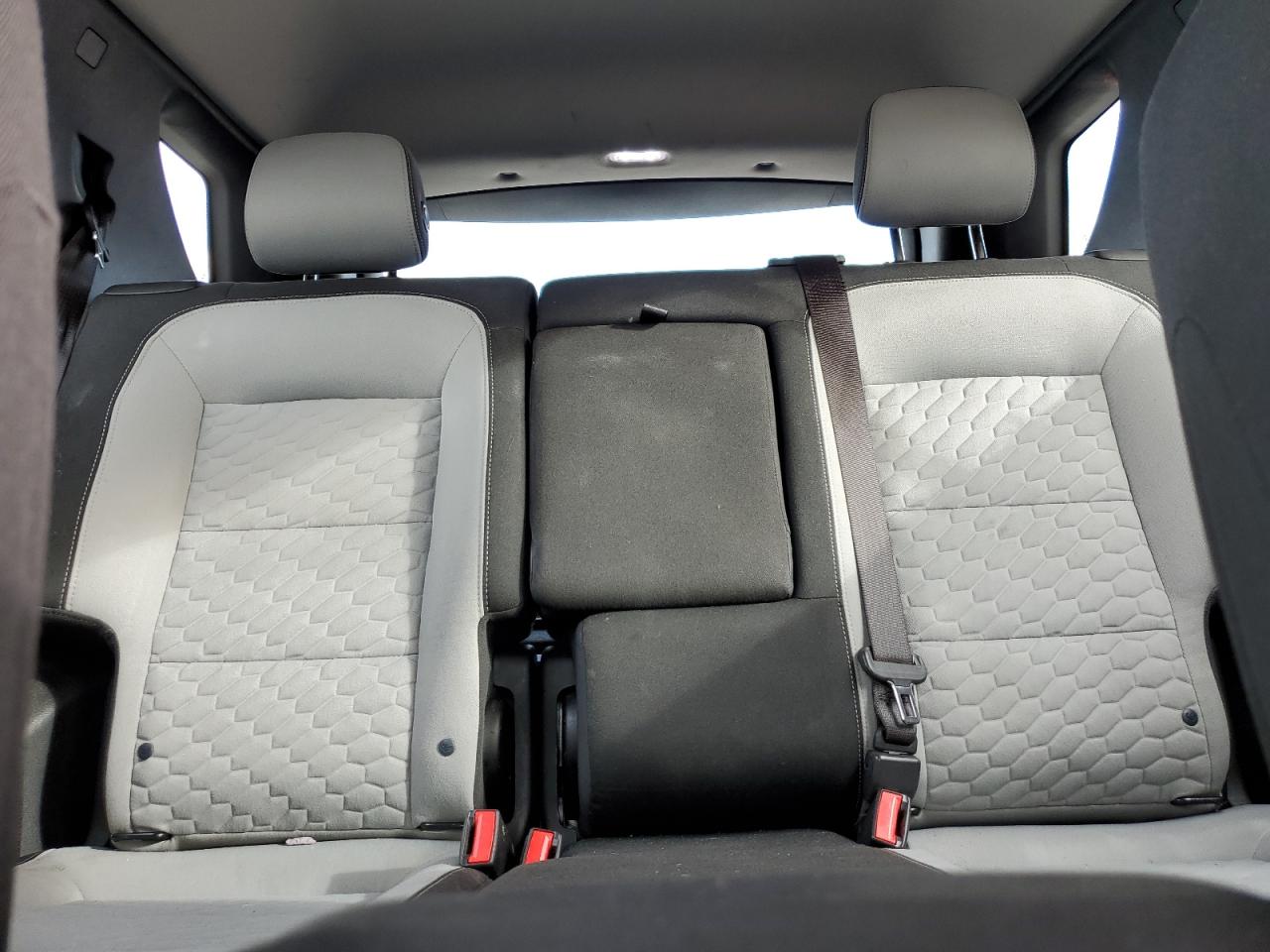 2018 Chevrolet Equinox Ls VIN: 3GNAXHEV0JL102400 Lot: 81616475