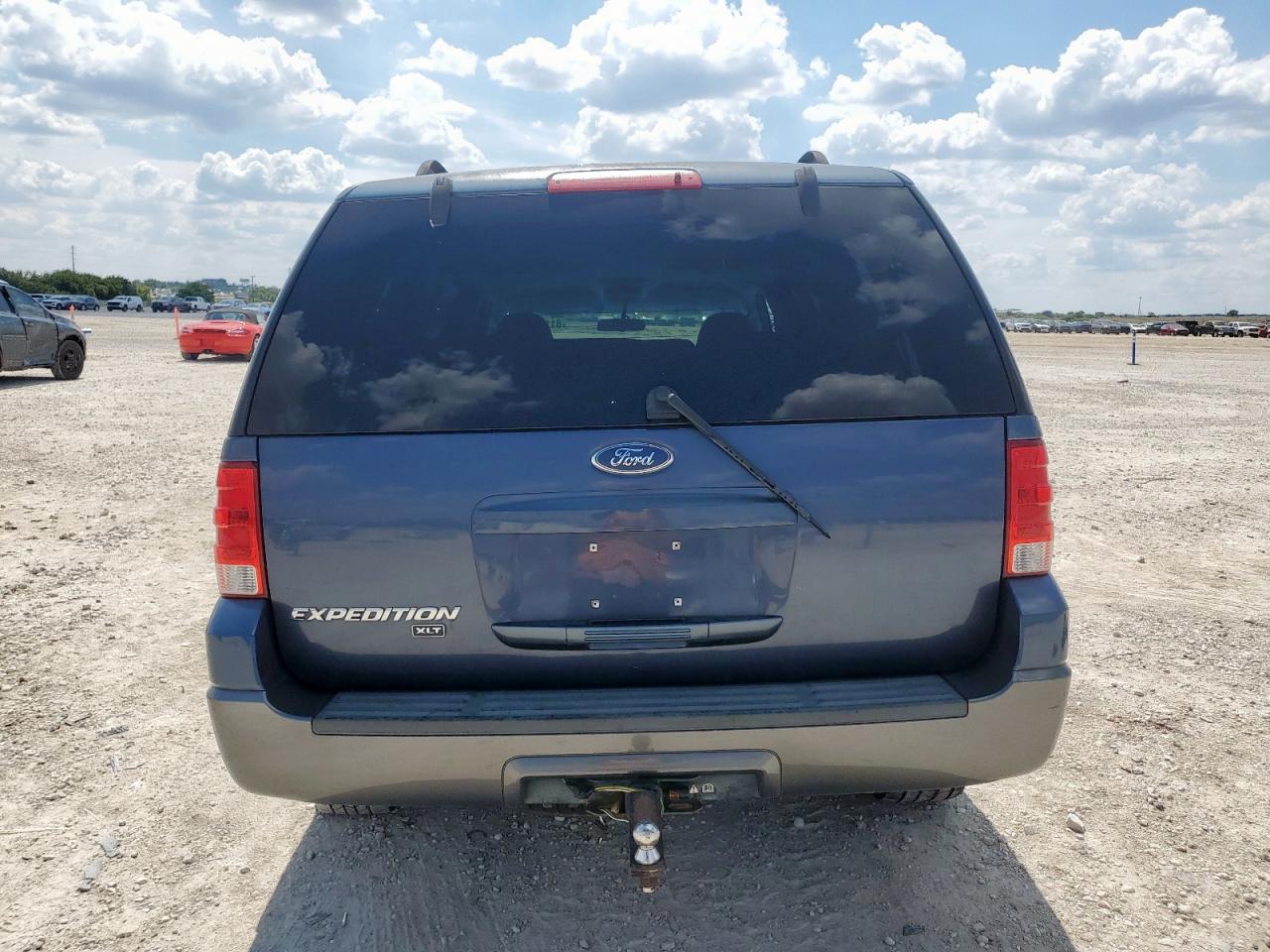 2005 Ford Expedition Xlt VIN: 1FMPU15585LA30622 Lot: 81112385