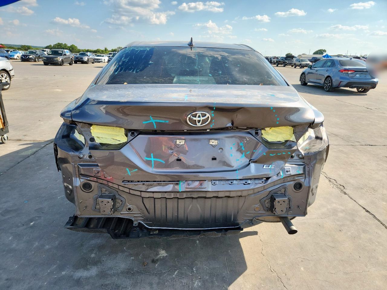 2020 Toyota Camry Le VIN: 4T1C11AK0LU985490 Lot: 71834075