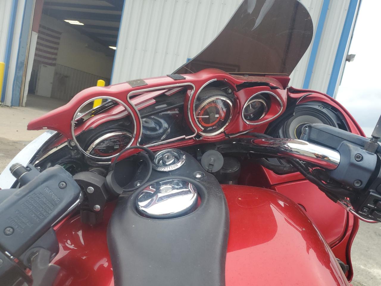 2011 Kawasaki Vn1700 J VIN: JKBVNRJ18BA001273 Lot: 83809305