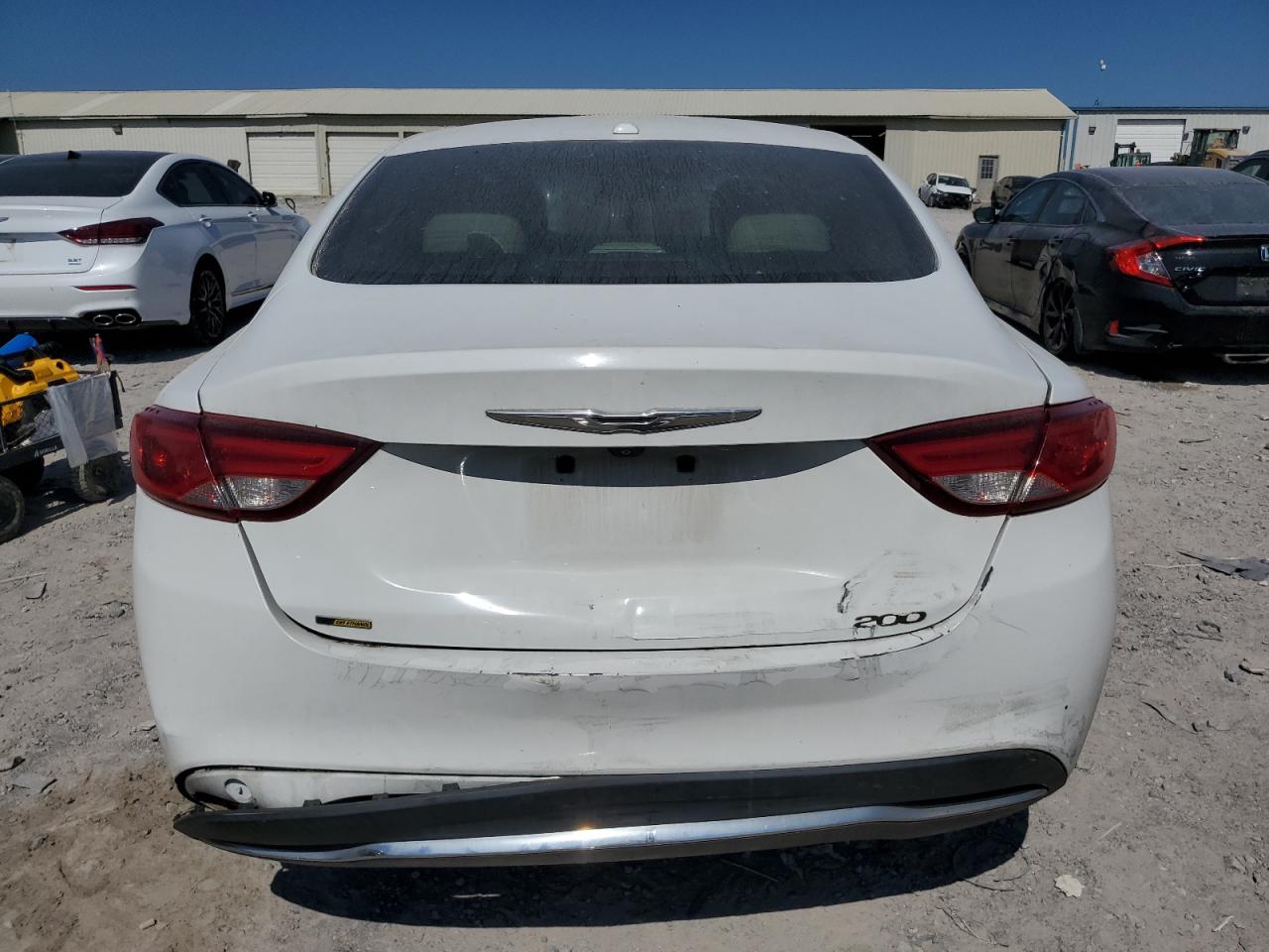 2015 Chrysler 200 Limited VIN: 1C3CCCAB2FN674821 Lot: 81326055