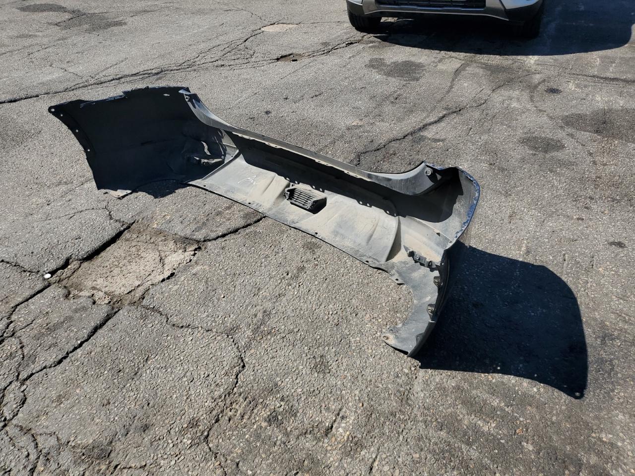 2015 Nissan Rogue S VIN: KNMAT2MV8FP577047 Lot: 84371565