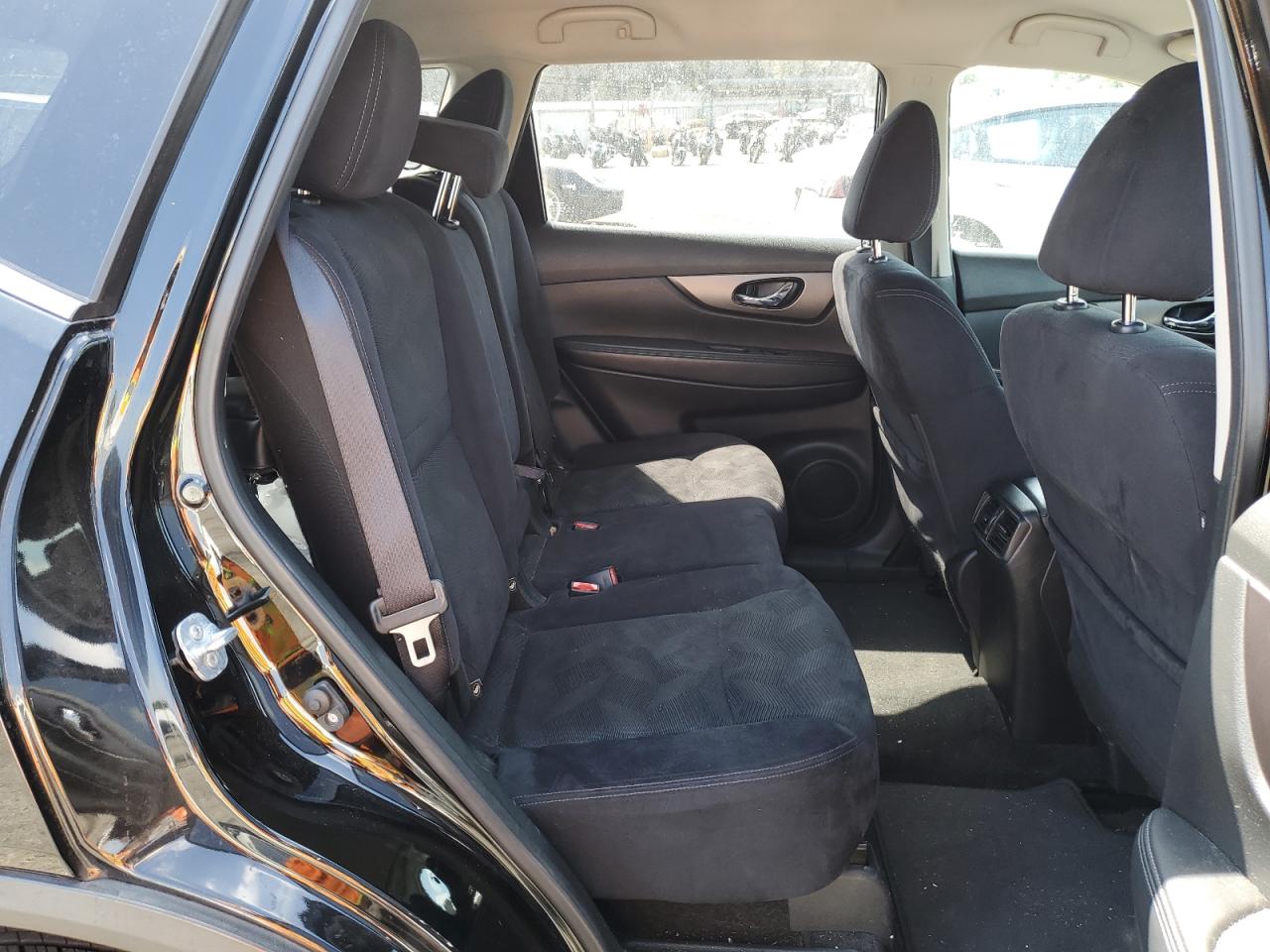 2016 Nissan Rogue S VIN: JN8AT2MT1GW017588 Lot: 80723995