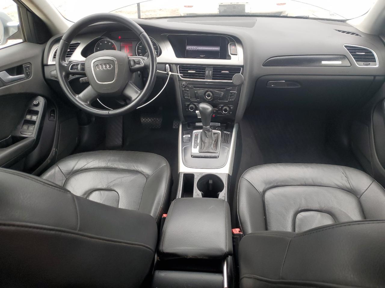 2010 Audi A4 Premium Plus VIN: WAUFFAFLXAN061289 Lot: 81941095