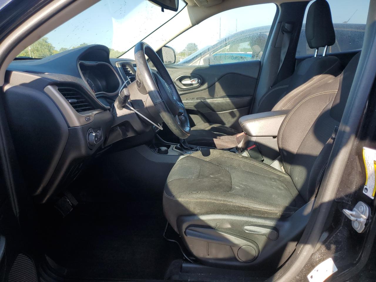 2016 Jeep Cherokee Latitude VIN: 1C4PJMCS3GW283520 Lot: 71979615