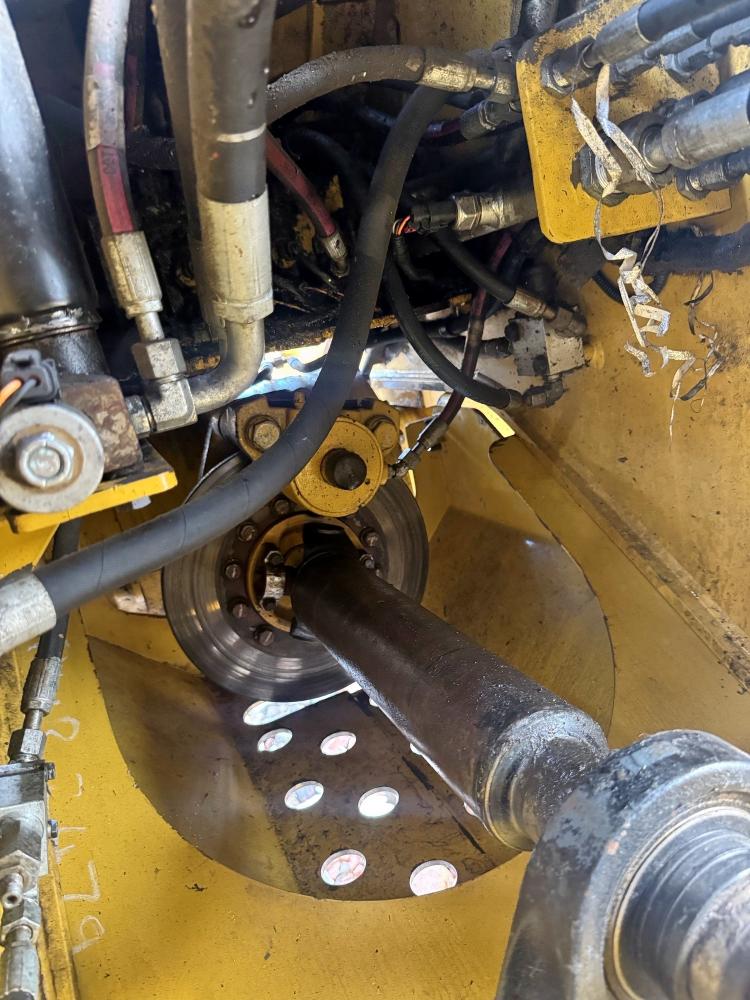 2015 CATERPILLAR  