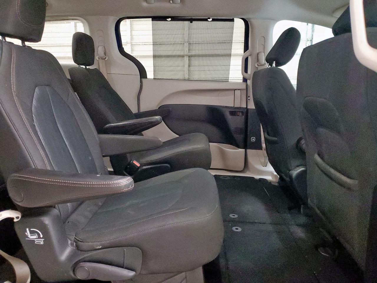 2020 Chrysler Pacifica Touring VIN: 2C4RC1FG4LR138790 Lot: 81315485