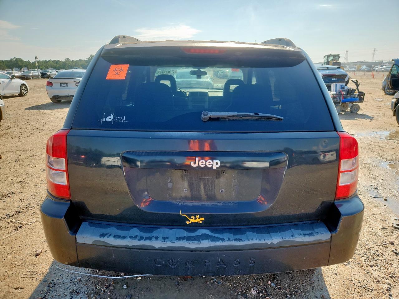 2008 Jeep Compass Sport VIN: 1J8FT47W18D741841 Lot: 71037345