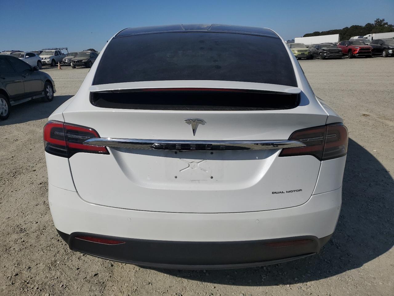 2021 Tesla Model X VIN: 5YJXCBE2XMF319604 Lot: 81115545