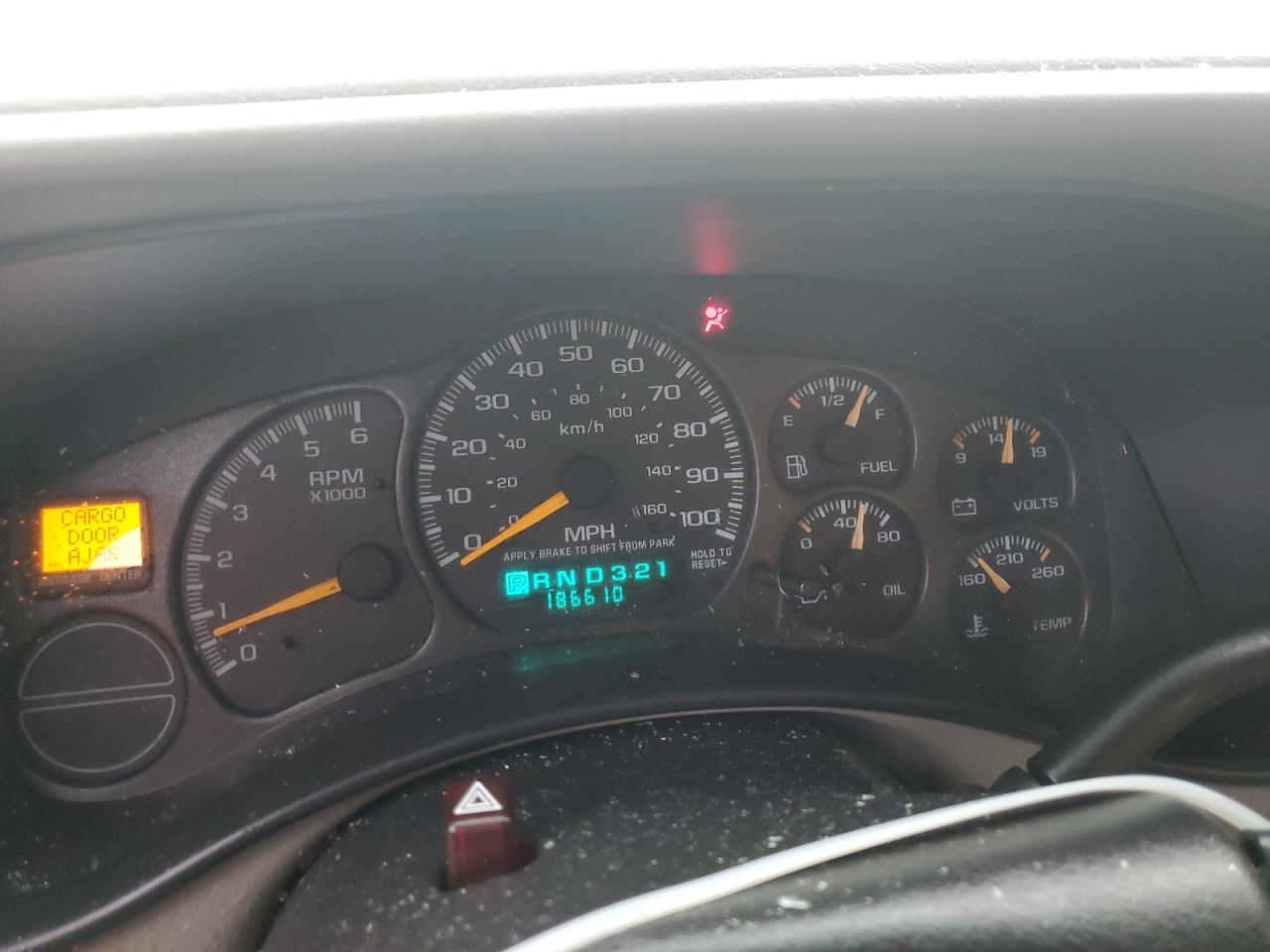 2001 Chevrolet Tahoe K1500 VIN: 1GNEK13T61J100084 Lot: 83929515