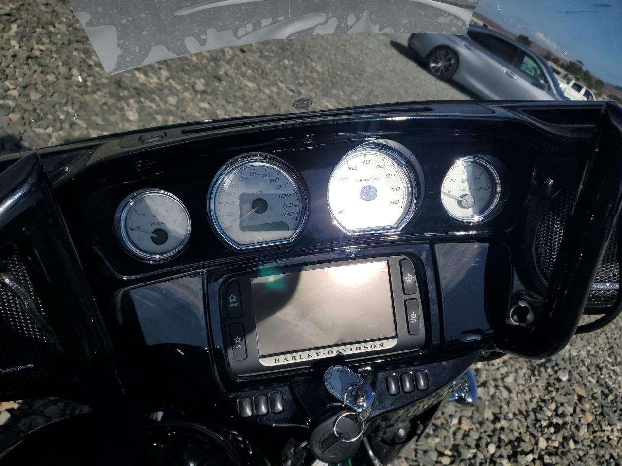 2015 Harley-Davidson Flhxs Street Glide Special VIN: 1HD1KRM11FB641157 Lot: 81304555