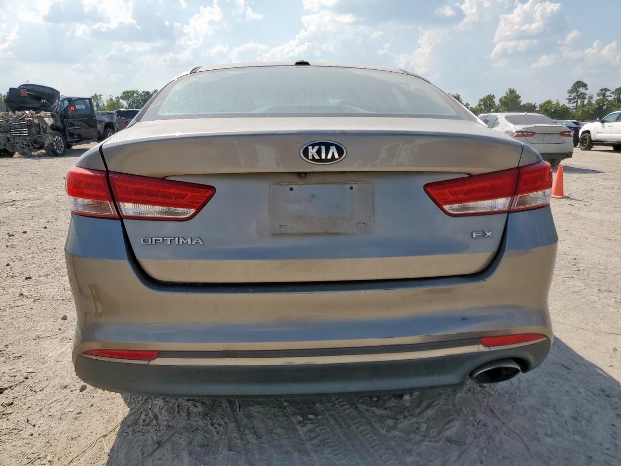 2016 Kia Optima Ex VIN: 5XXGU4L33GG018209 Lot: 81085165