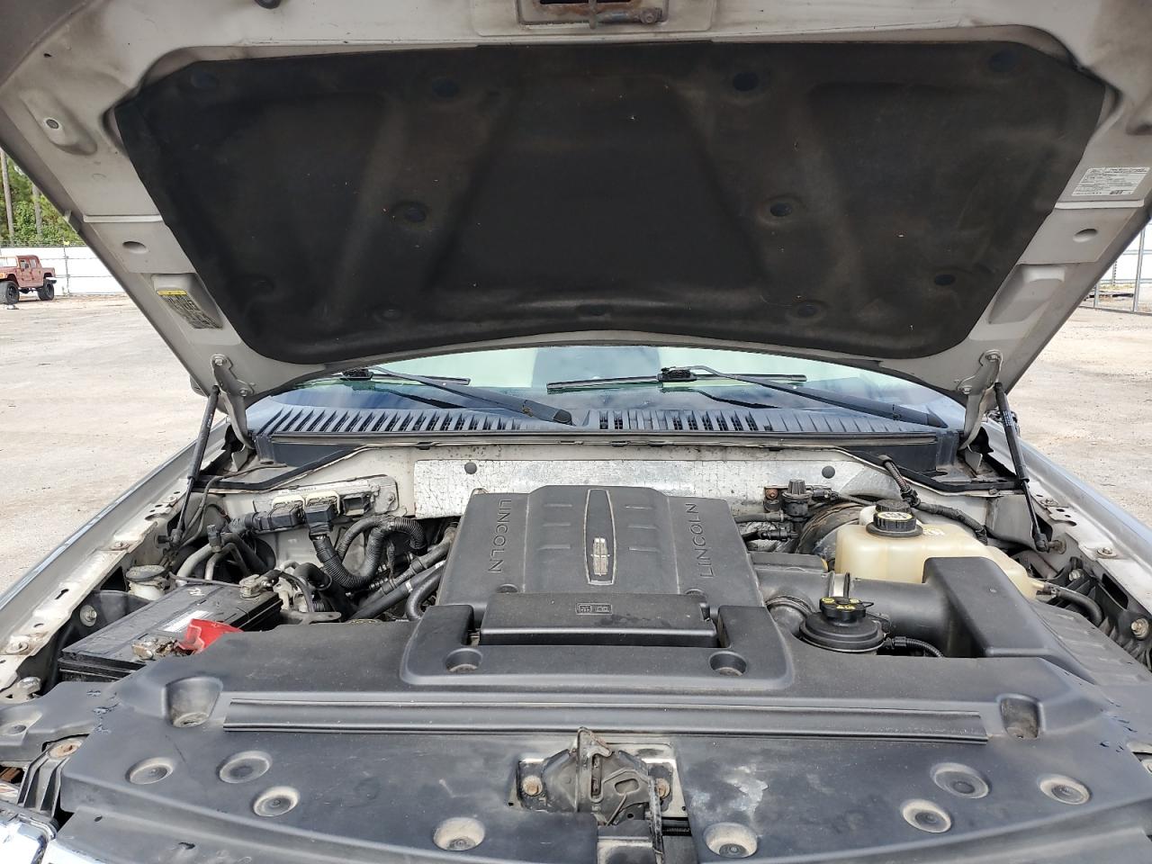 2008 Lincoln Navigator VIN: 5LMFU28538LJ03667 Lot: 81411635