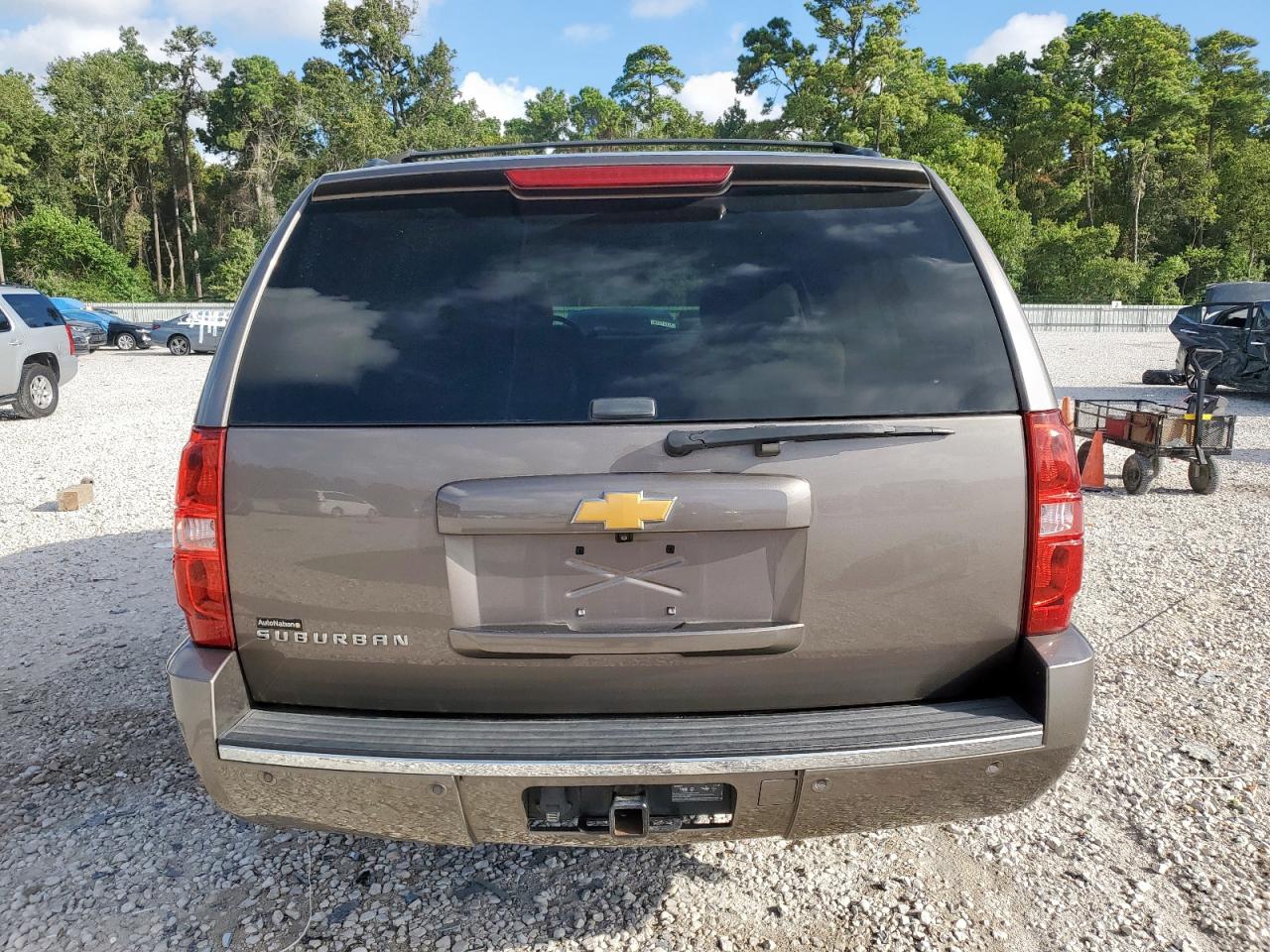 2014 Chevrolet Suburban C1500 Ltz VIN: 1GNSCKE04ER208476 Lot: 81630985
