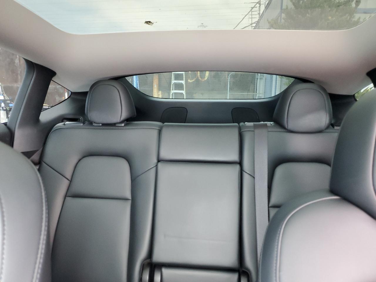 2023 Tesla Model Y VIN: 7SAYGDEE9PA071588 Lot: 82057595