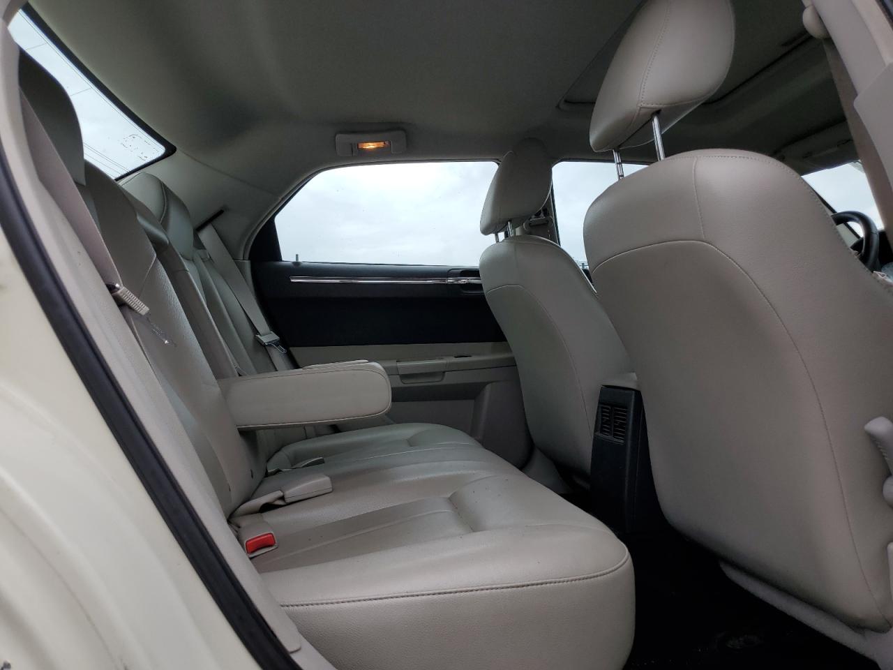 2005 Chrysler 300 Touring VIN: 2C3JA53GX5H606288 Lot: 84182635