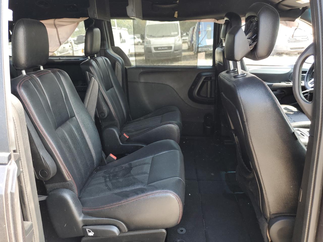 2015 Dodge Grand Caravan R/T VIN: 2C4RDGEG4FR599297 Lot: 80834965