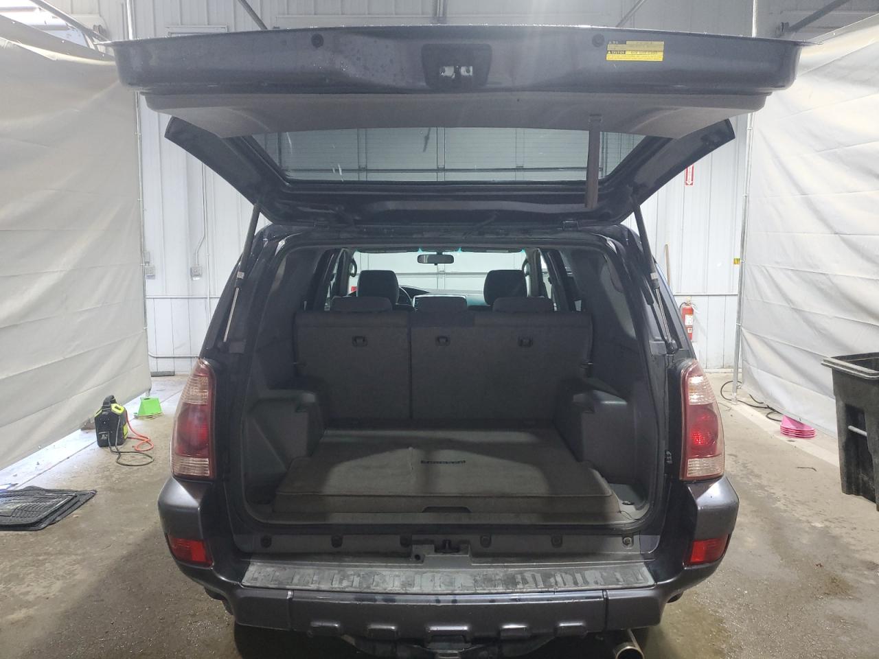 2005 Toyota 4Runner Sr5 VIN: JTEBT14RX58018637 Lot: 71035975