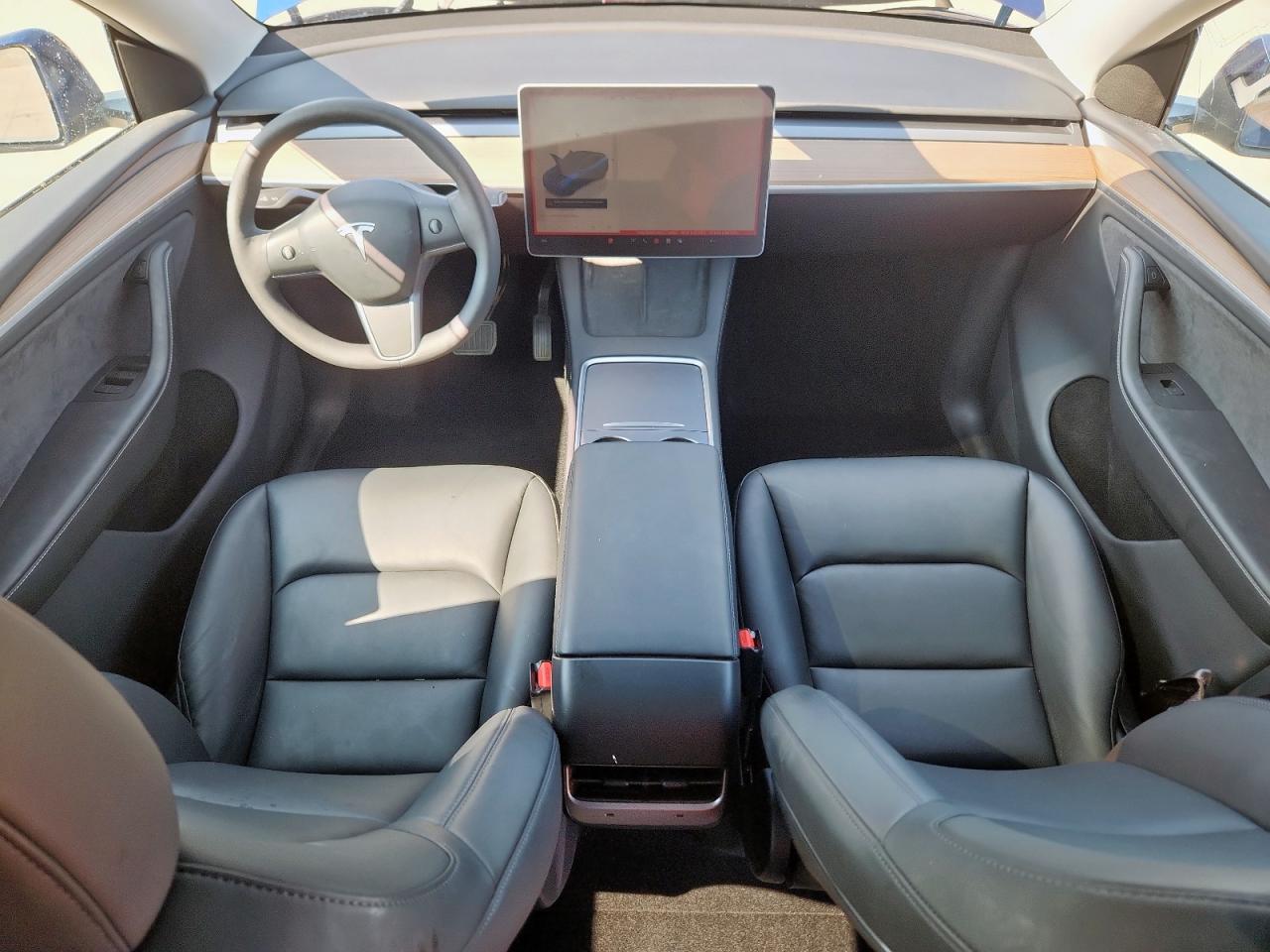 2024 Tesla Model Y VIN: 7SAYGDEE2RA279895 Lot: 72039455