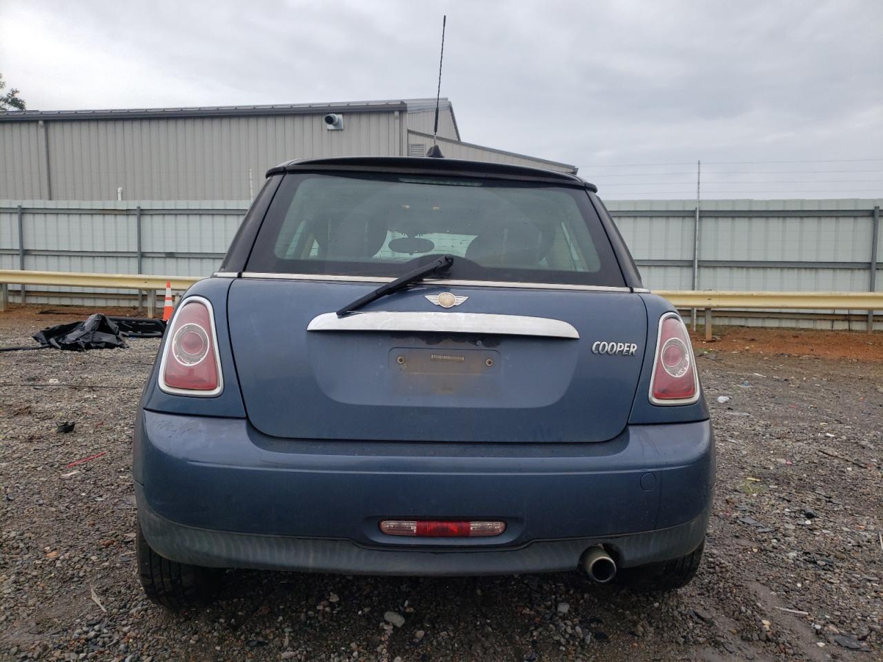 2011 Mini Cooper VIN: WMWSU3C56BT182808 Lot: 81866895