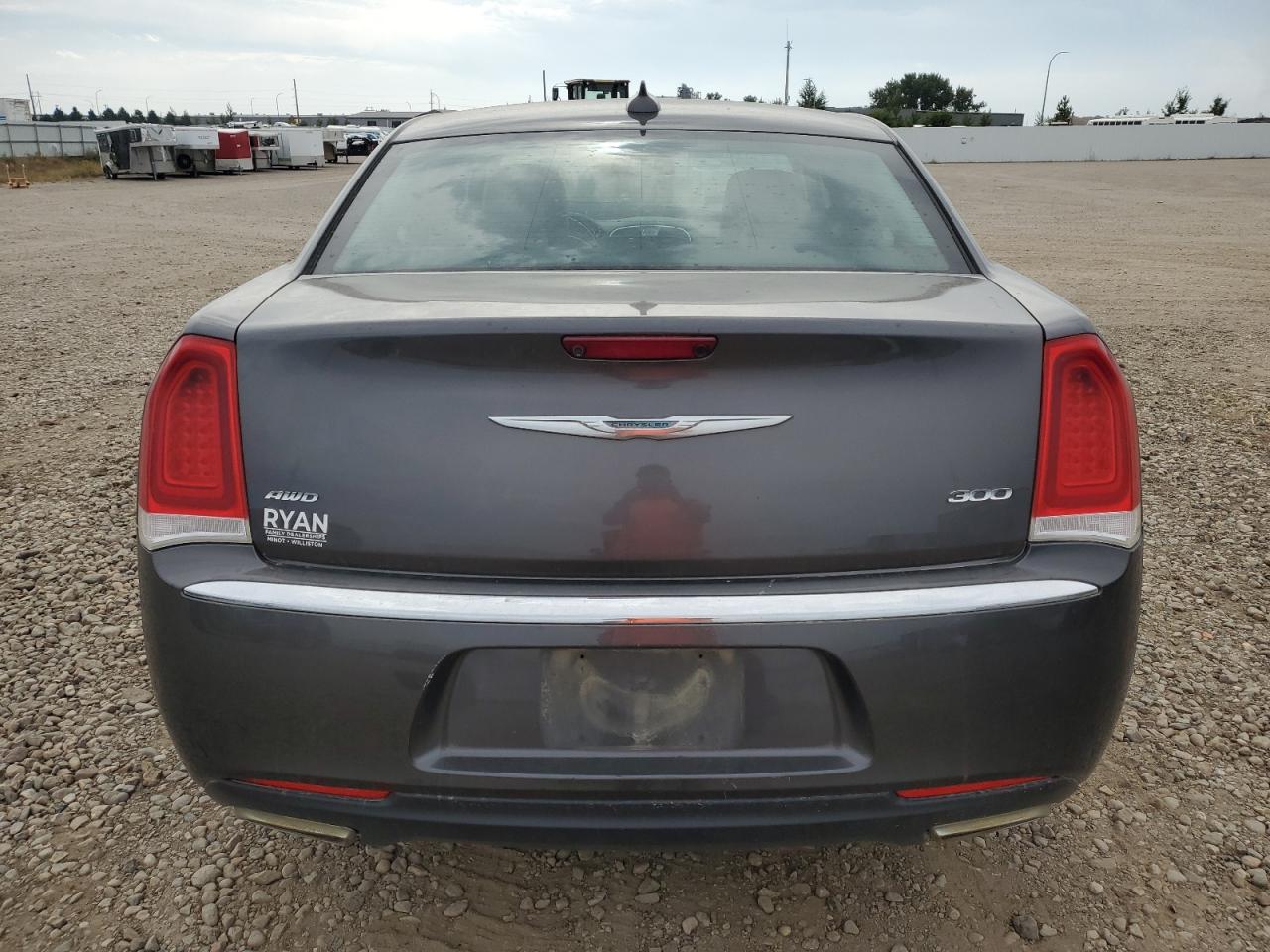 2015 Chrysler 300 Limited VIN: 2C3CCARGXFH830987 Lot: 71806215