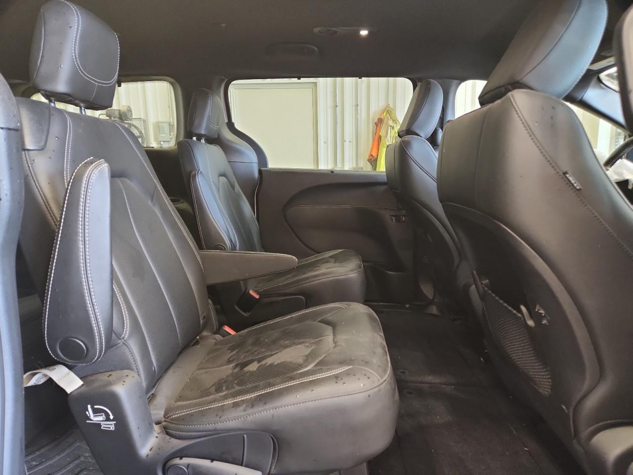 2020 Chrysler Pacifica Touring L VIN: 2C4RC3BGXLR261513 Lot: 80285555