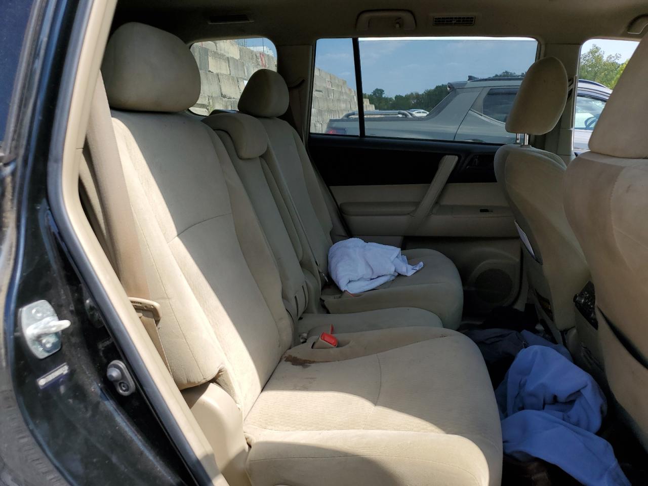 2010 Toyota Highlander VIN: 5TDZK3EH8AS007438 Lot: 81055975