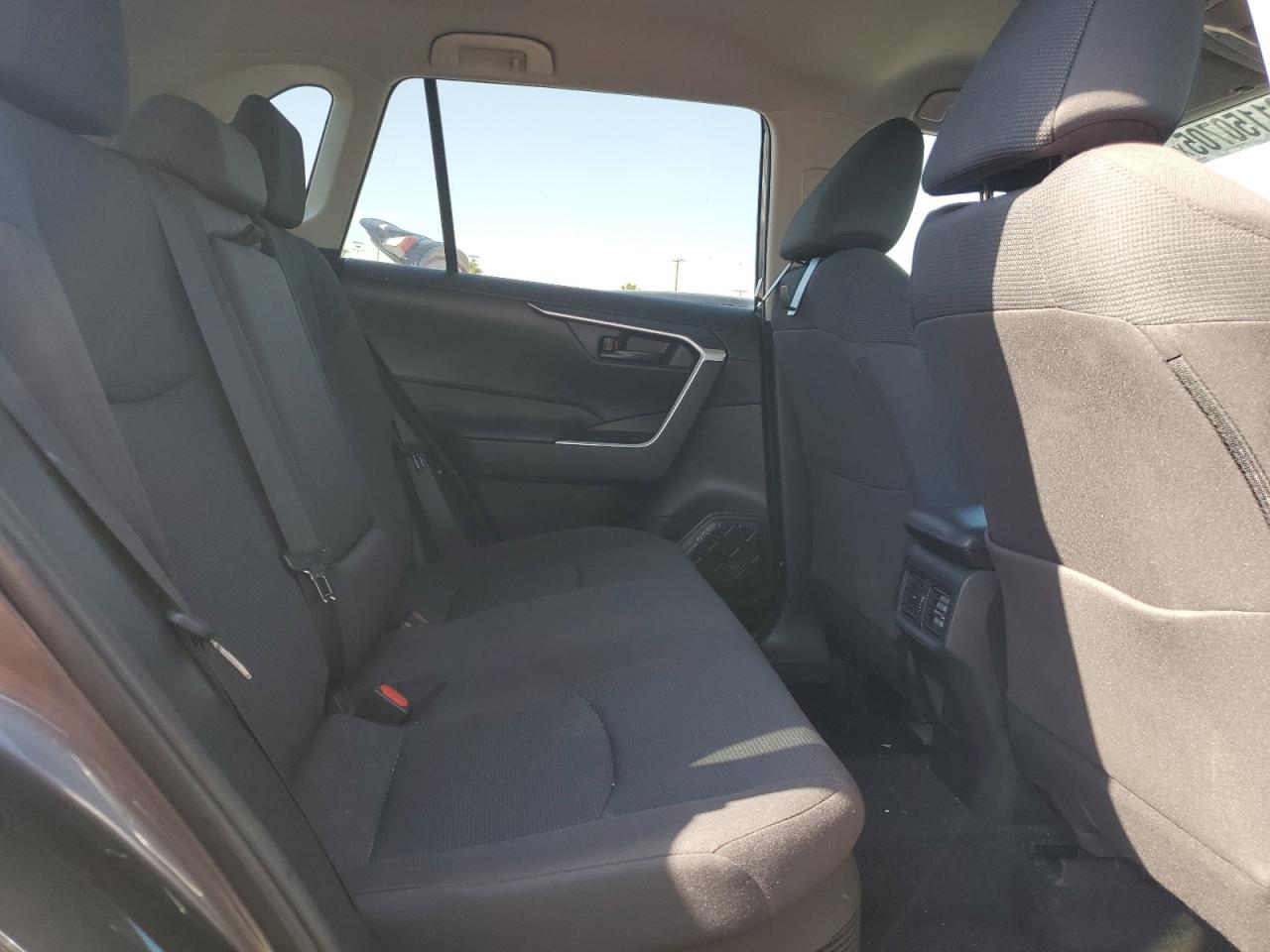 2021 Toyota Rav4 Le VIN: 4T3MWRFV3MU027041 Lot: 81150705