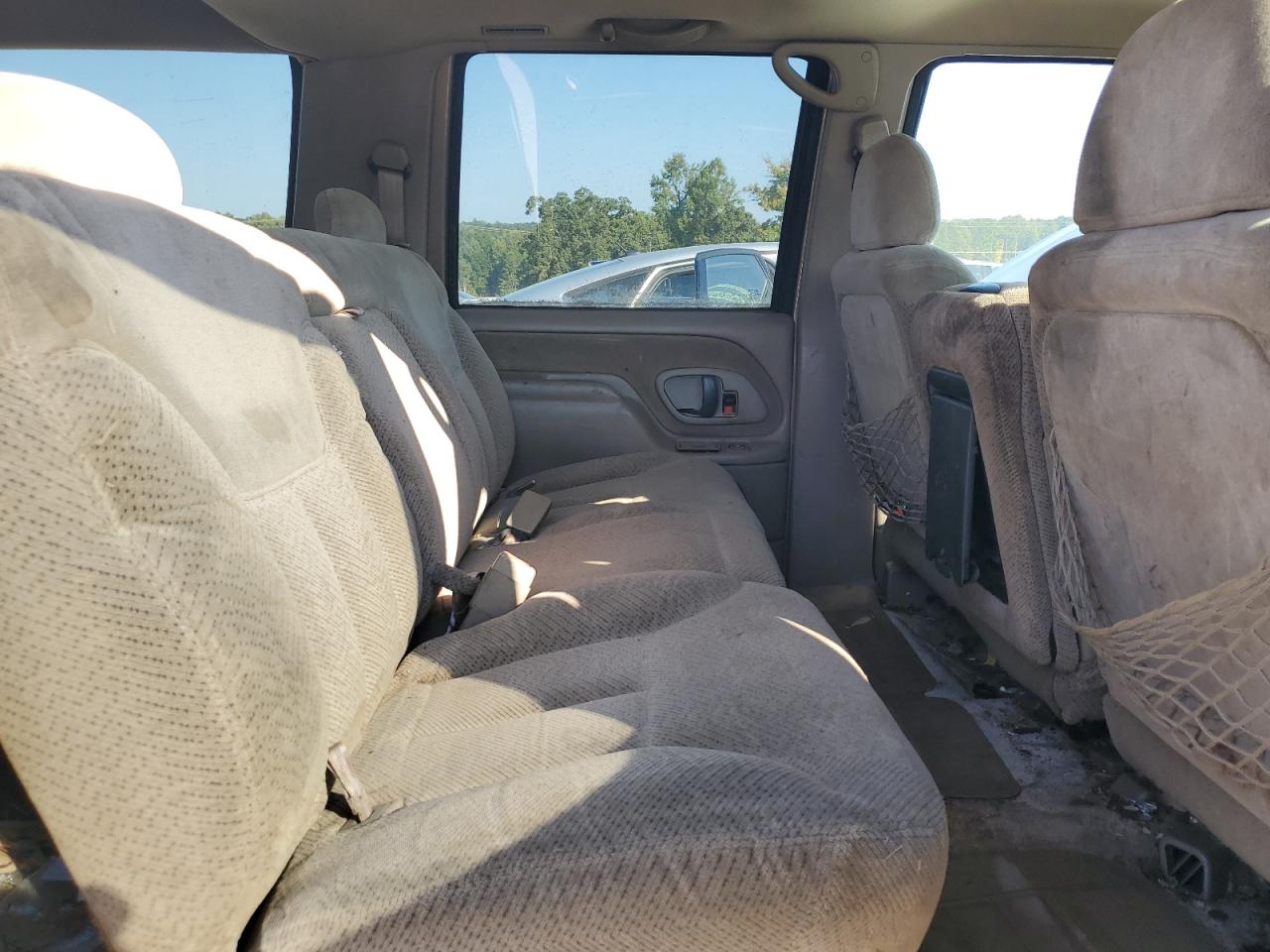 1996 GMC Suburban C1500 VIN: 3GKEC16R7TG503943 Lot: 80687605