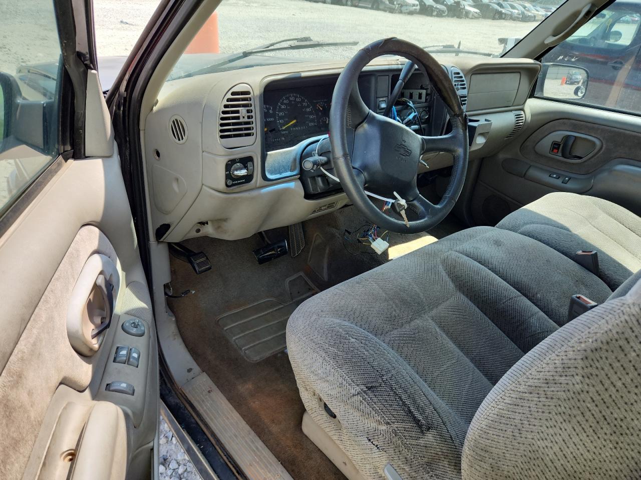 1998 Chevrolet Gmt-400 C1500 VIN: 2GCEC19R7W1145067 Lot: 71320205