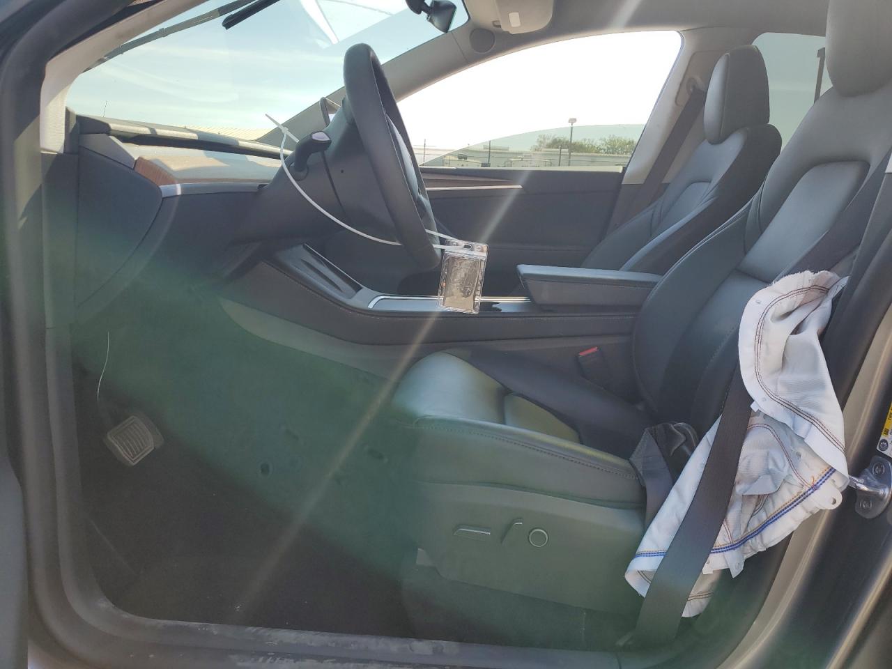 2024 Tesla Model Y VIN: 7SAYGDED8RF158217 Lot: 69256675