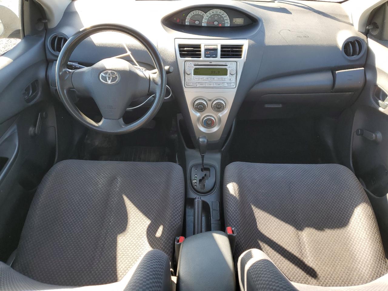 2008 Toyota Yaris VIN: JTDBT923381266128 Lot: 81923345