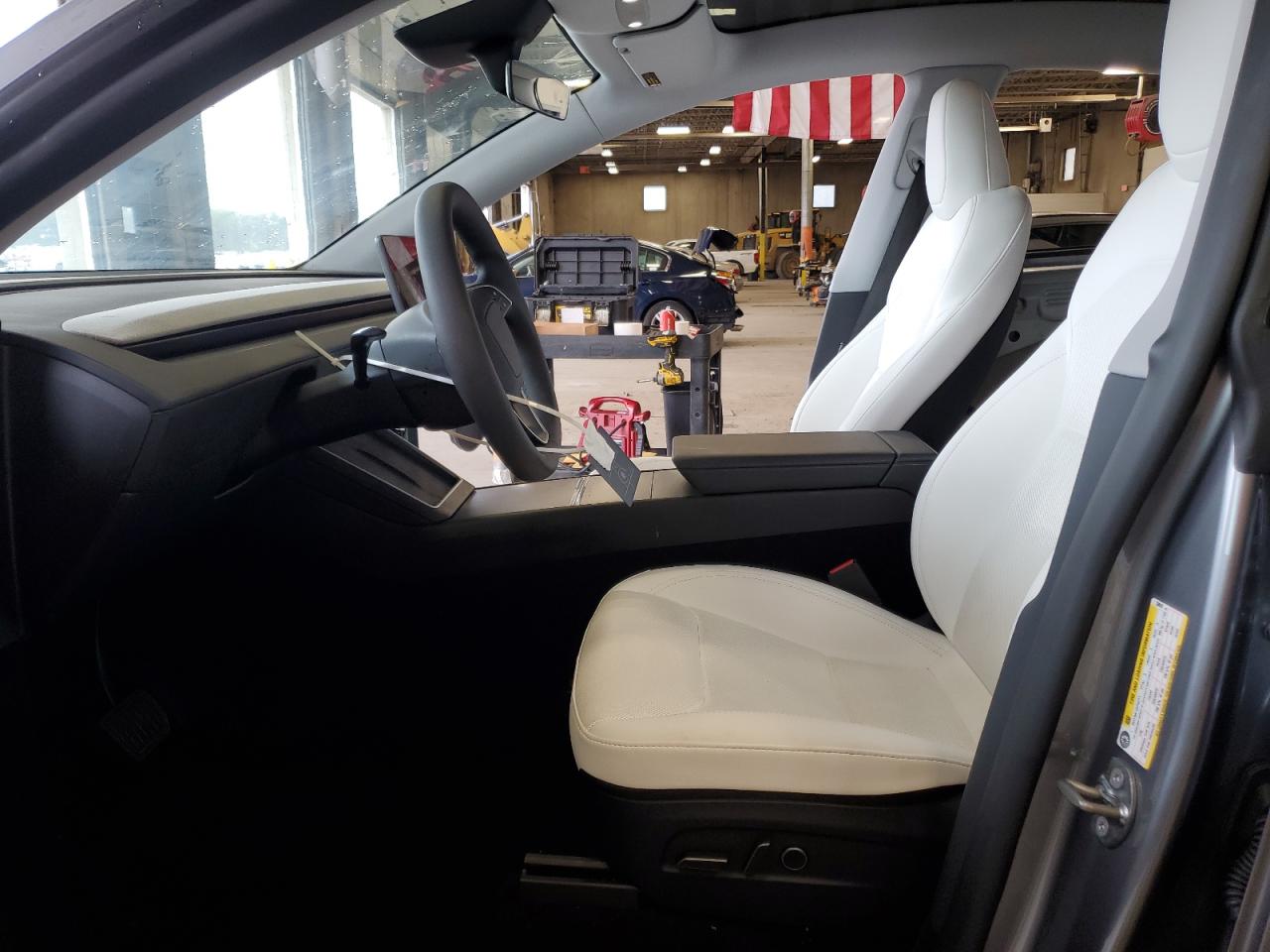 2026 Tesla Model Y VIN: 7SAYGDEE4TF338620 Lot: 80832495