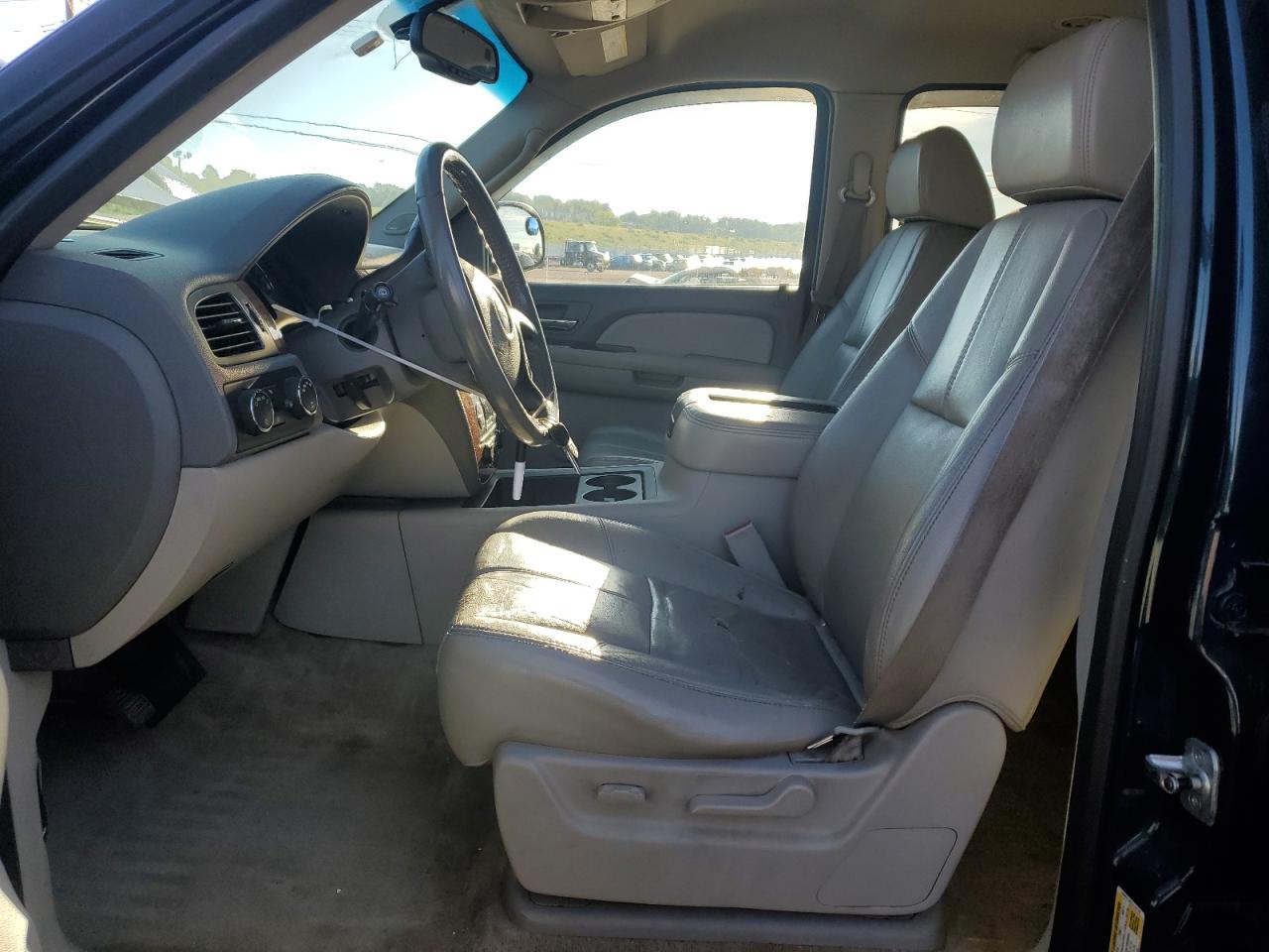 2007 Chevrolet Tahoe K1500 VIN: 1GNFK13027J142738 Lot: 81620555