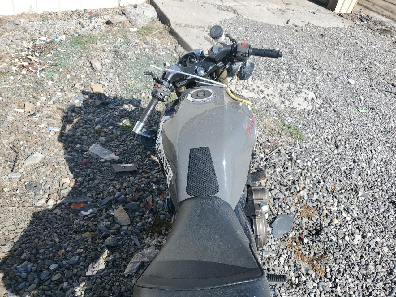 2001 Kawasaki Zr1200 A VIN: JKAZR9A131A009242 Lot: 83789145