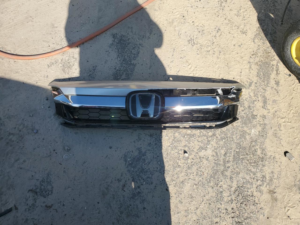 2018 Honda Clarity Touring VIN: JHMZC5F33JC008167 Lot: 81676605