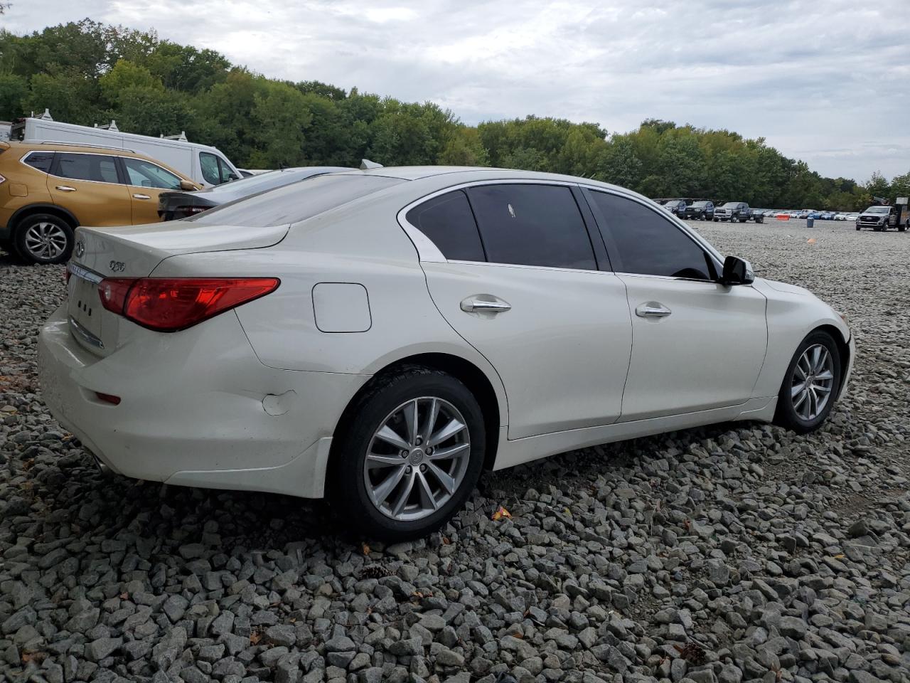 2016 Infiniti Q50 Premium white sedan gasoline JN1EV7AR1GM341135 photo #4