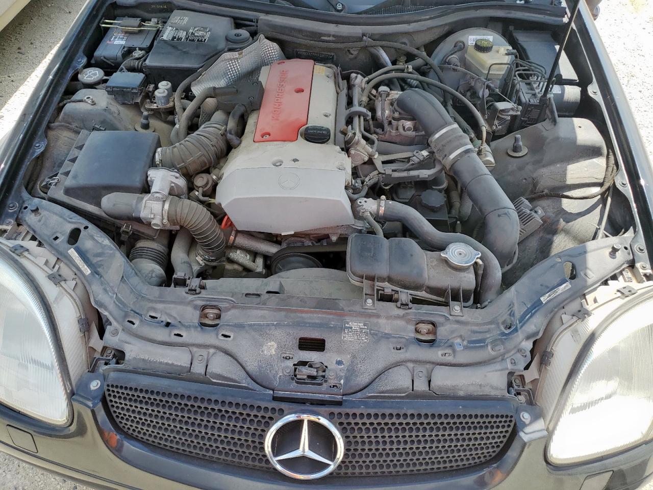 2000 Mercedes-Benz Slk 230 Kompressor VIN: WDBKK47F9YF165976 Lot: 80807425