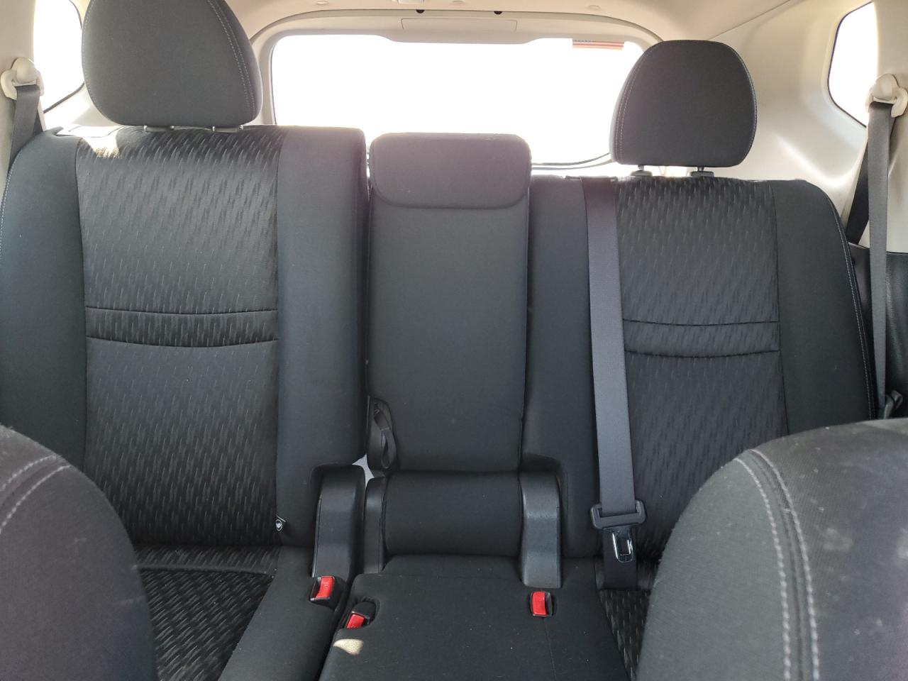 2017 Nissan Rogue S VIN: KNMAT2MV3HP546971 Lot: 70838865