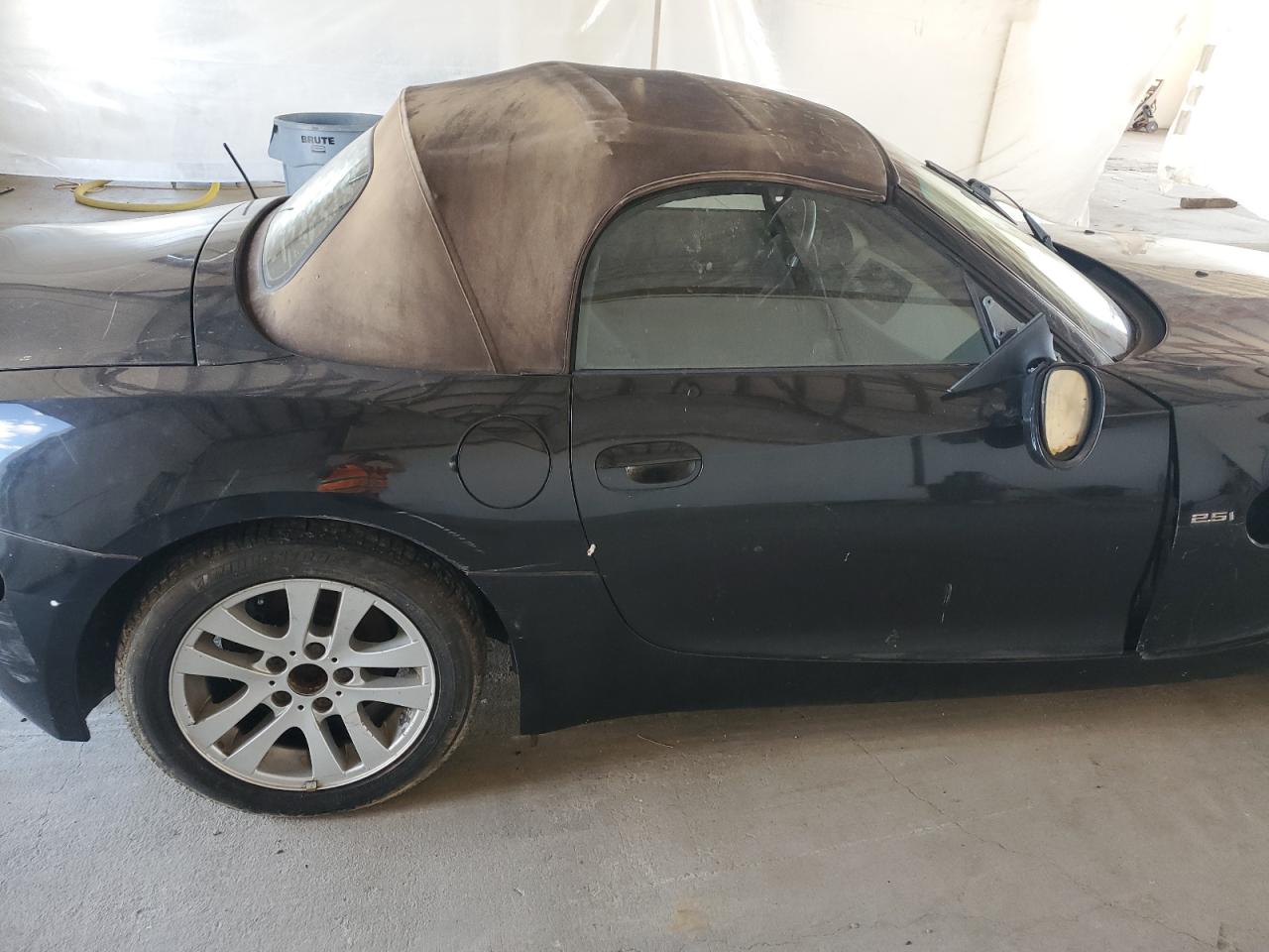 2005 BMW Z4 2.5 VIN: 4USBT33585LS54256 Lot: 84707975