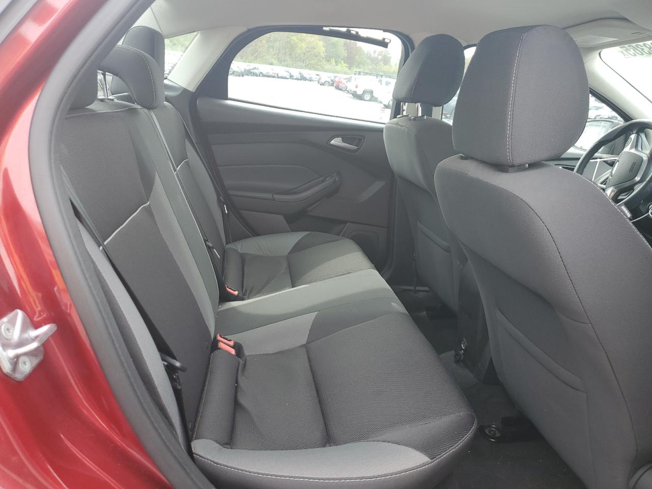 2014 Ford Focus Se VIN: 1FADP3F27EL296332 Lot: 81898365
