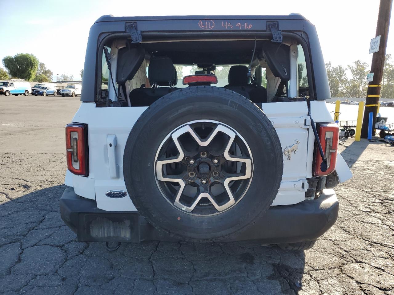 2022 Ford Bronco Base VIN: 1FMDE5AH1NLB24039 Lot: 81026985