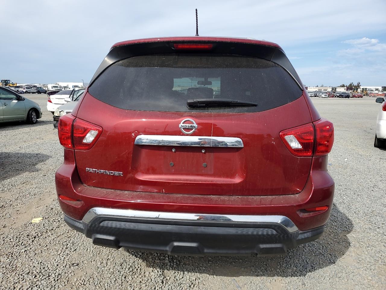 2018 Nissan Pathfinder S VIN: 5N1DR2MNXJC666156 Lot: 81116385