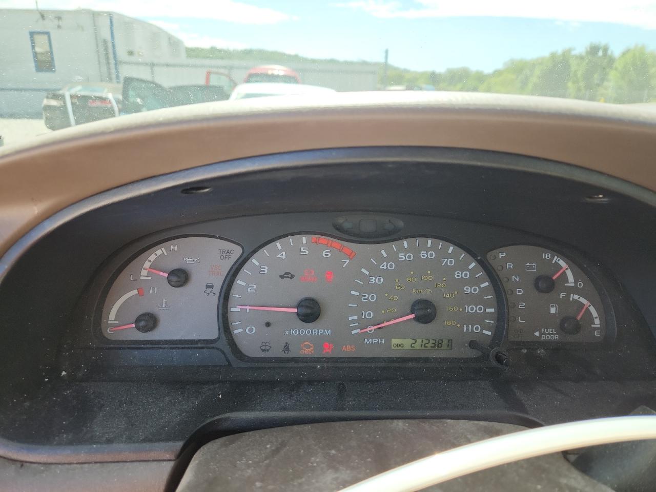 2004 Toyota Sequoia Sr5 VIN: 5TDZT34A74S238174 Lot: 81682985