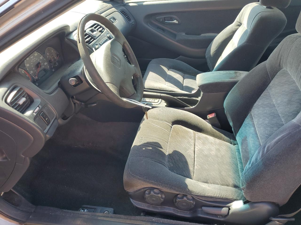 2001 Honda Accord Lx VIN: 1HGCG32411A015601 Lot: 81410195