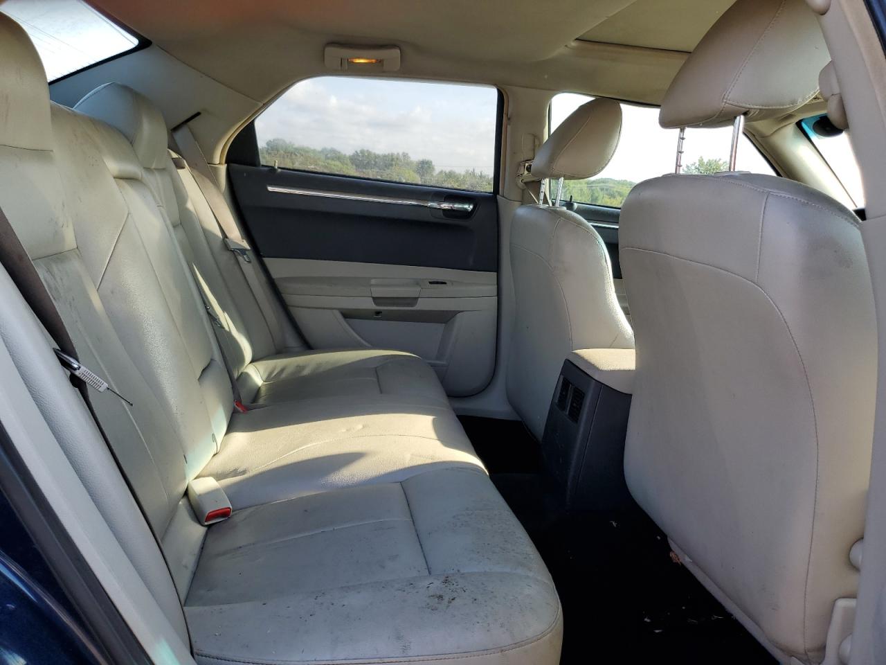 2005 Chrysler 300 Touring VIN: 2C3JA53GX5H504697 Lot: 81299575